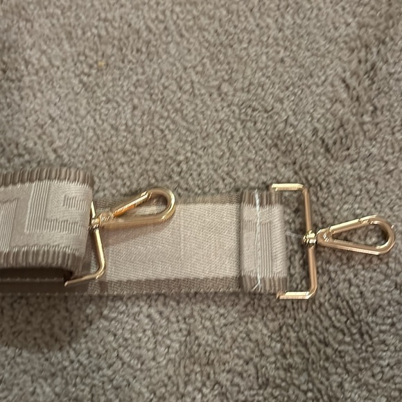 Adjustable purse strap - Picture 3 of 4